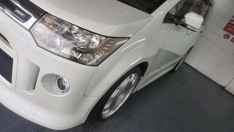 Mitsubishi delica d5 2.4 auto petrol 4x4 7 seats fresh japanese import 20 alloy