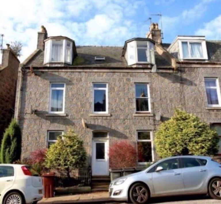 2 BED FLAT CLOSE TO CITY CENTRE