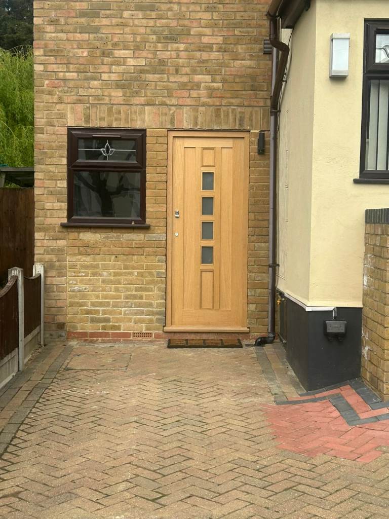 Ground Floor Room with en-suite shower and toilet for Rent.