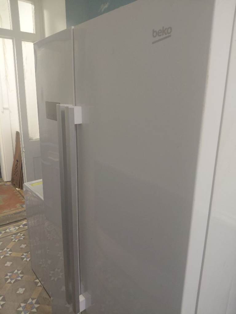 Beko Fridge Freezer - Good Condition