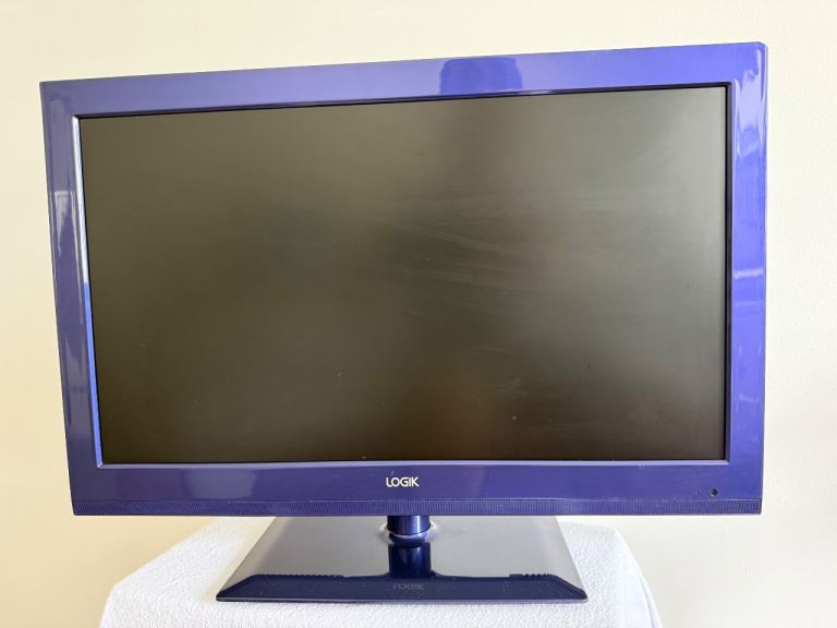 TV/DVD combo 22in
