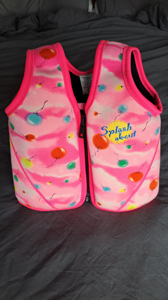 Childs Swim Vest/Jacket. Aged 3-6years (18-30kg approx.)