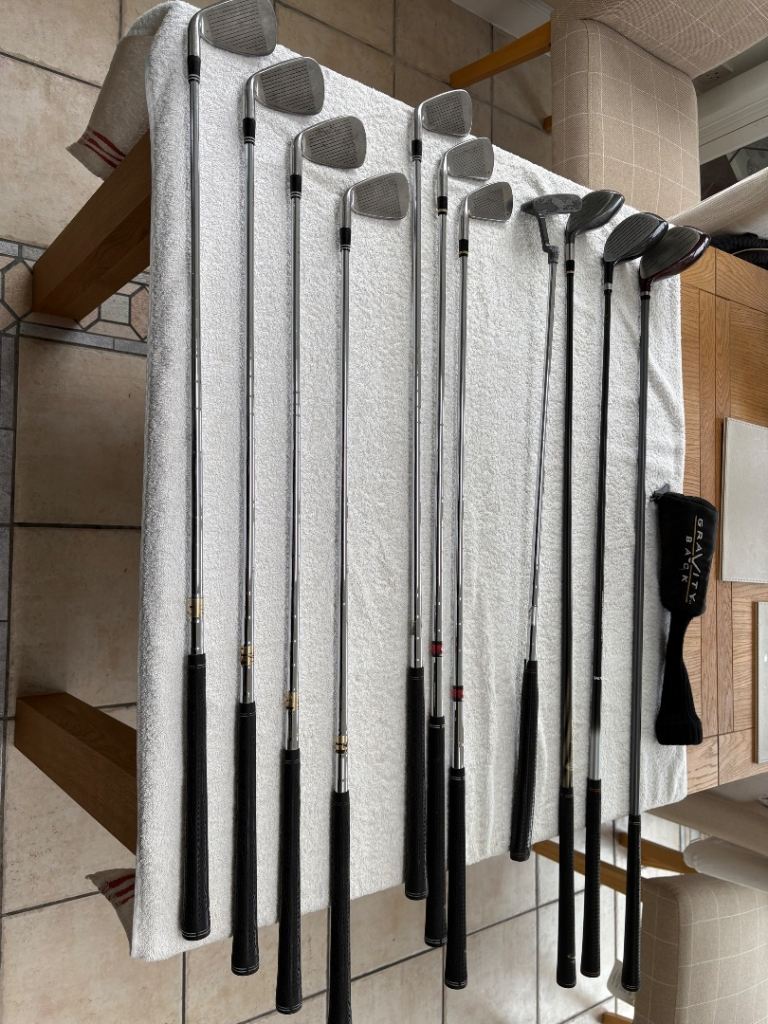 Second hand golf clubs, ideal for learning 