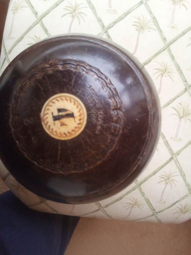 WONDERFUL THOMAS TAYLOR  SET OF 4 VINTAGE CROWN GREEN LAWN BOWLS