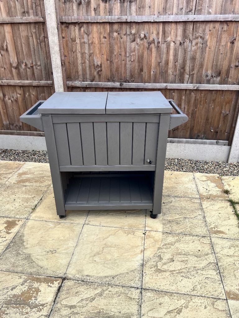 Outdoor Garden Cooler Bar – Grey, Good Condition