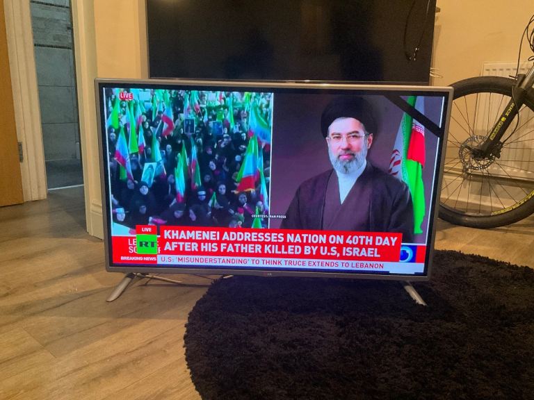 LG 42LB570V 42-inch Smart TV – Good Condition