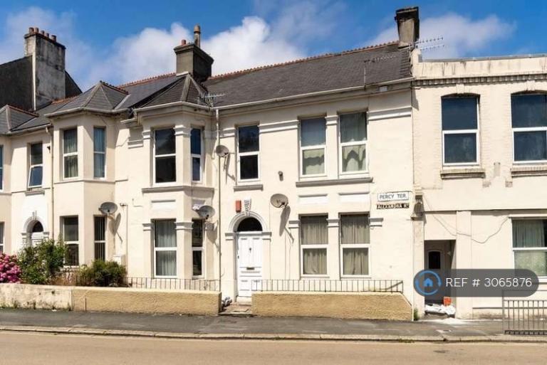 1 bedroom flat in Percy Terrace, Plymouth, PL4 (1 bed) (#3065876)