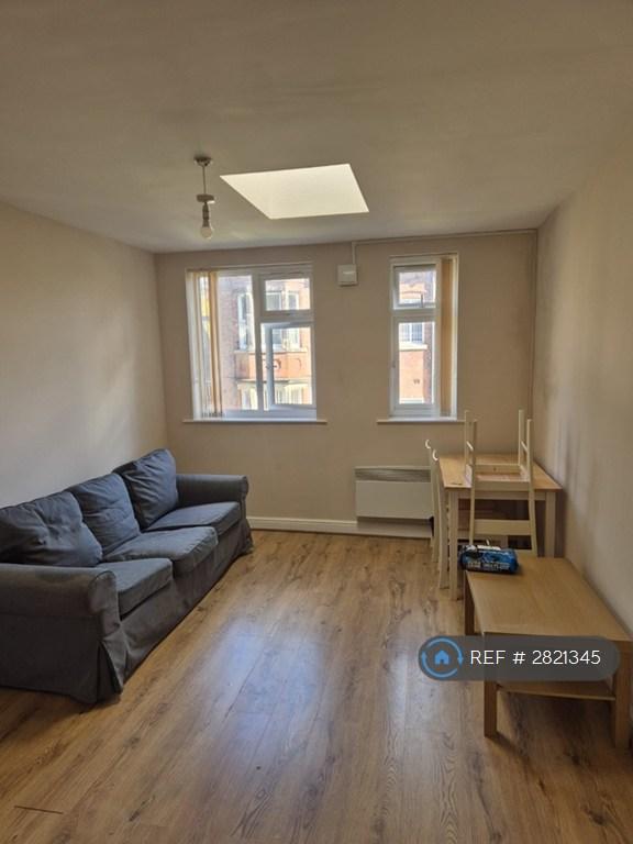 2 bedroom flat in Kingswood House, Nottingham, NG5 (2 bed) (#2821345)