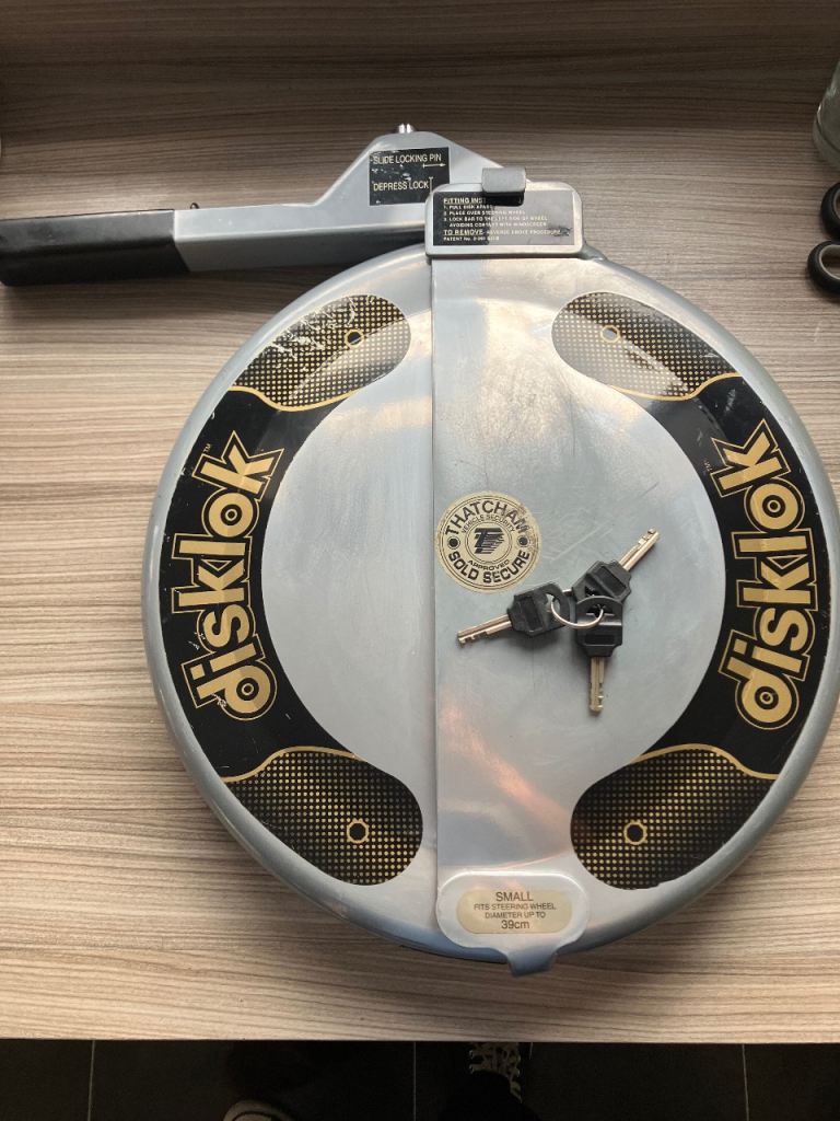 Disklok  Steering Wheel Lock - Small - 3 x keys
