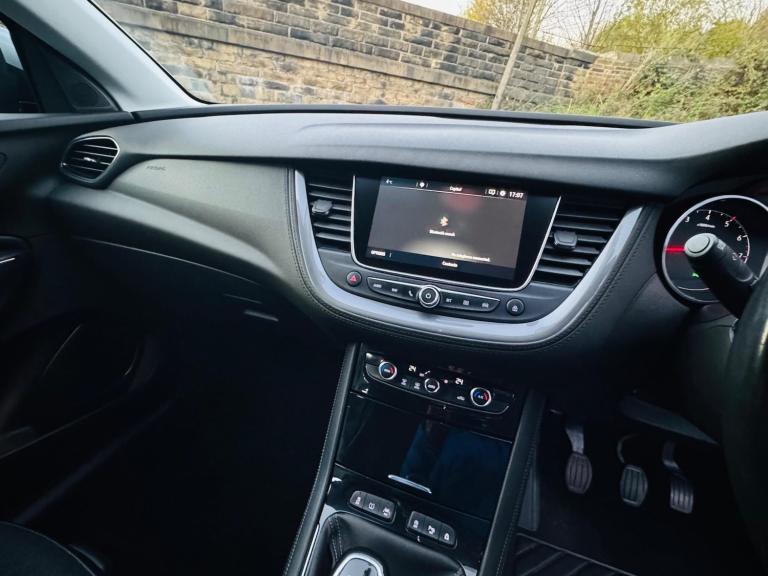 2019 Vauxhall Grandland X 1.5 Turbo D Tech Line Nav 5dr HATCHBACK DIESEL Manual