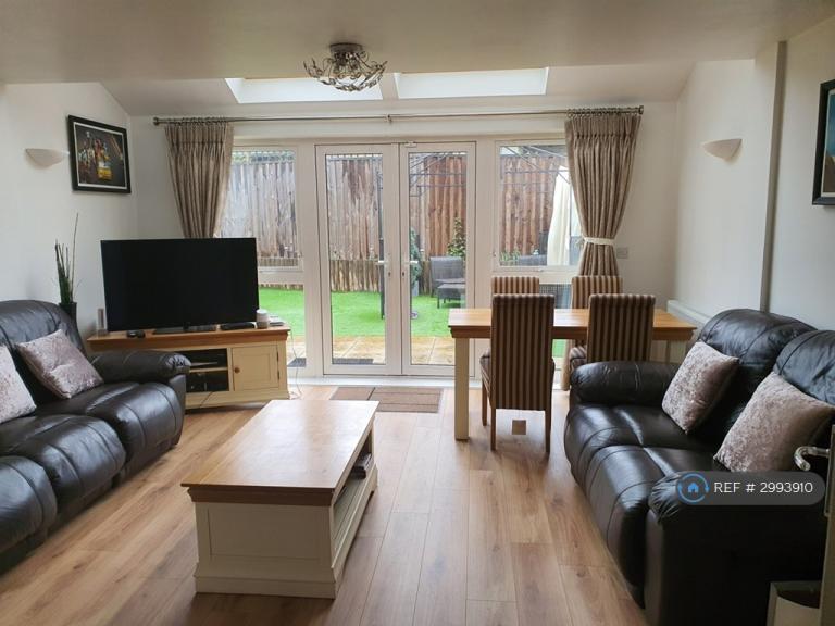 4 bedroom house in Stonehouse Lane, Dartford, DA2 (4 bed) (#2993910)