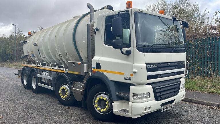 2013 (62) LEYLAND DAF CF 85 KENILWORTH VACUUM TANKER. 32 TON GVW. AUTO