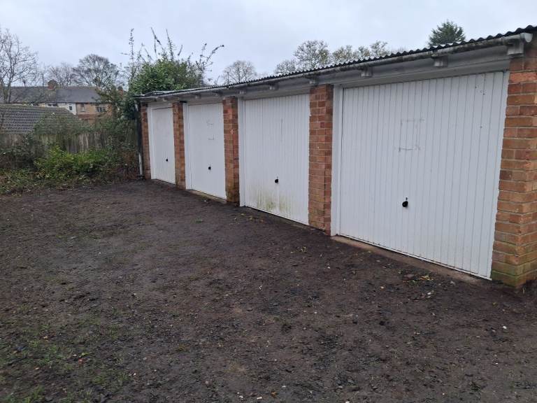 Garage To rent Coventry Willenhall 24.7 access  1/2 price March & April