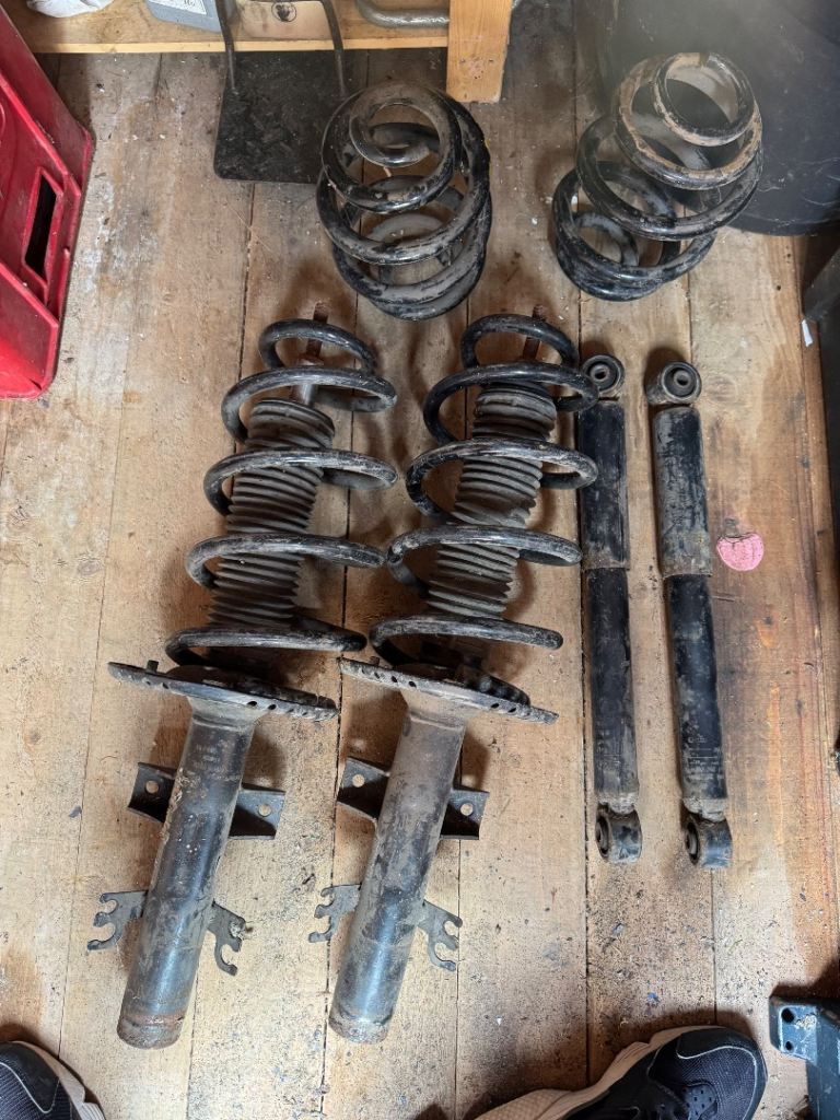 Vw transporter 2015-2019 front and rear shock absorbers 