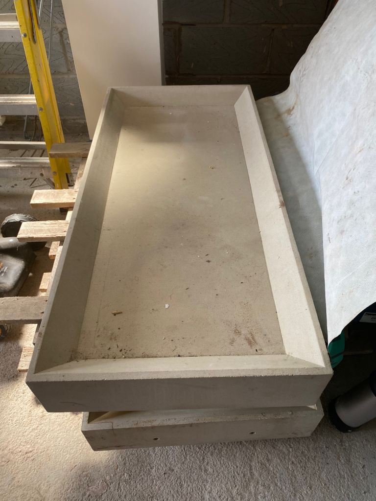 Sand stone features