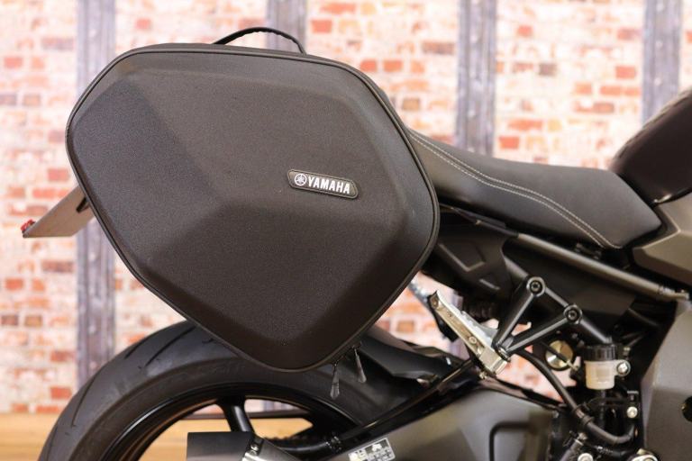 2019 YAMAHA MTN1000 MT-10 TOURER EDITION - 4,620 MILES - 2 OWNERS - EXTRAS