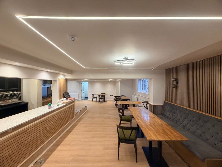 Restaurant/Coffee Shop Business For Sale - Prime Location - Heavy Footfall - Town Centre