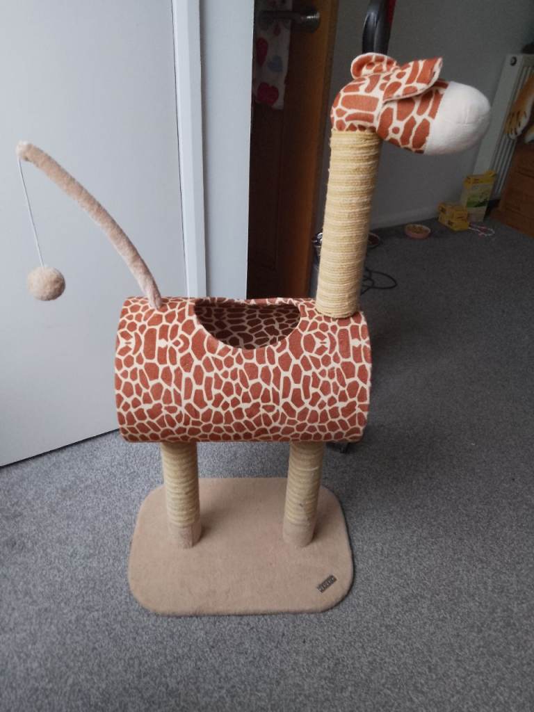 Cat giraffe scratching post 