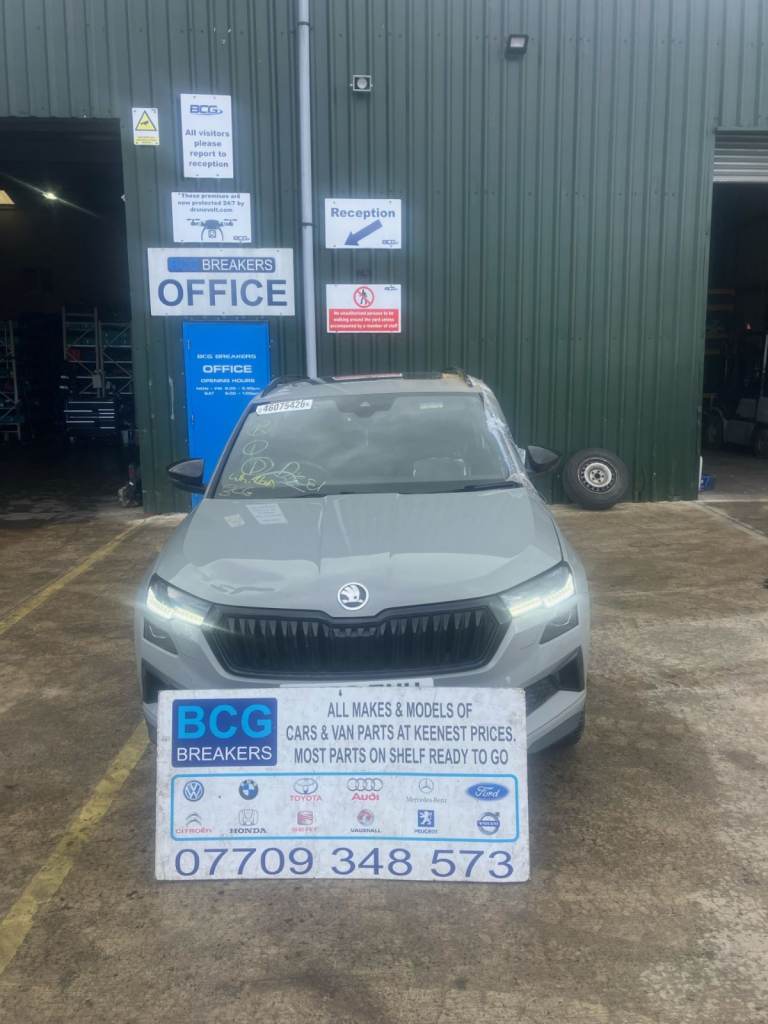 2025 skoda karoq parts breaking 