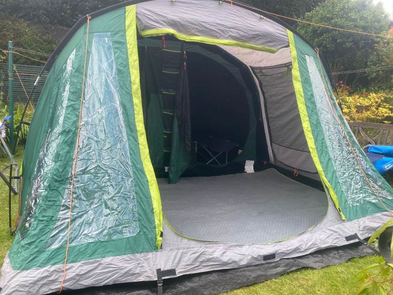 Tent, 2 sleeping rooms, living area & 3 camp beds