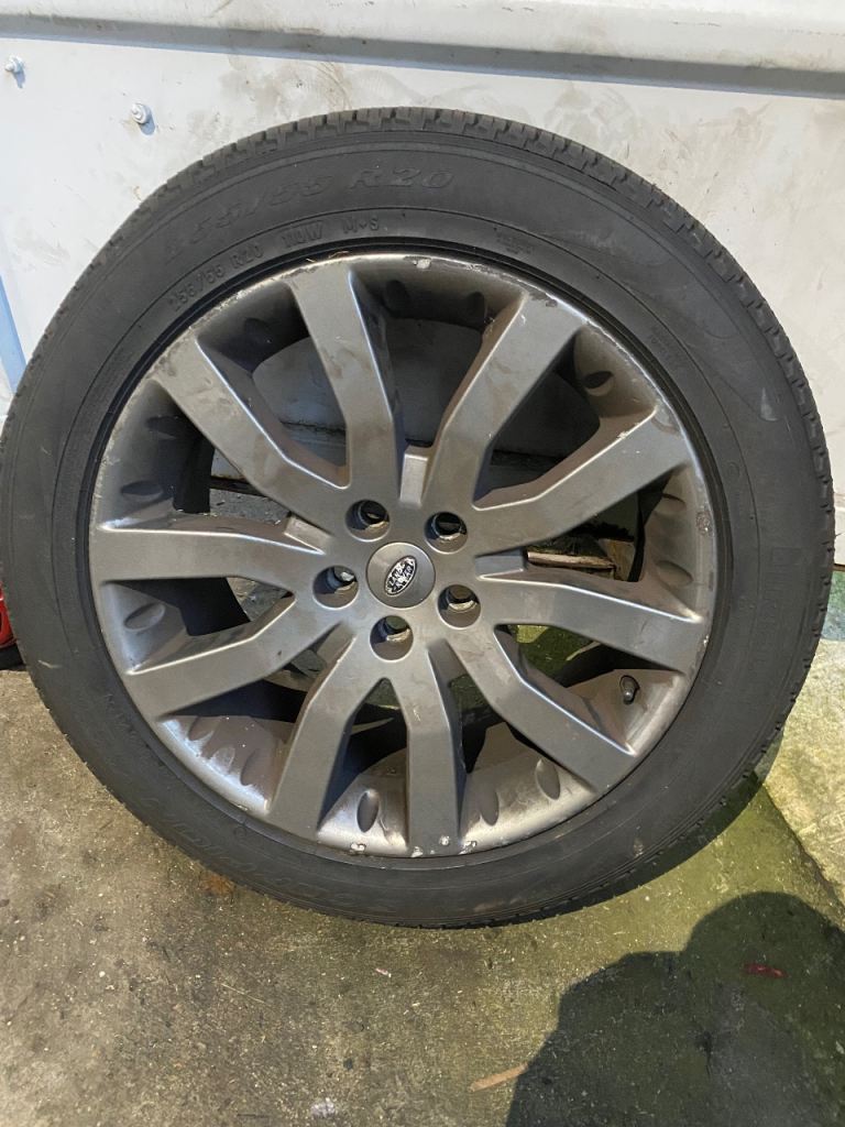 image for **Single Land Rover wheel**