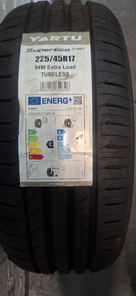 225/45/17 tyre brand new 