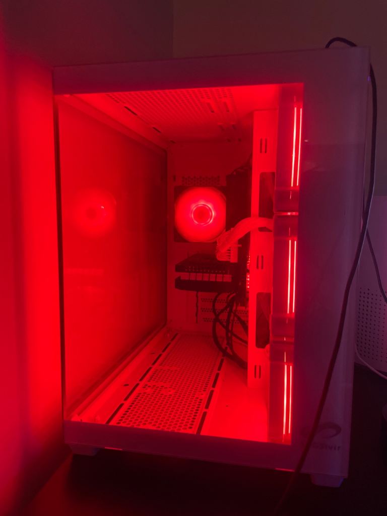 GAMING PC PRETTY MUCH NEW PERFECT FOR FORTNITE AND HIGH FPS GAMES