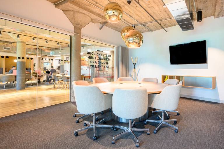 London - N1 1RU \ Flexible-Term Office Space with 5 Workstations