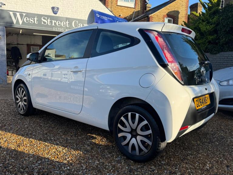 2014 Toyota AYGO 1.0 VVT-i X-Play 3dr HATCHBACK PETROL Manual