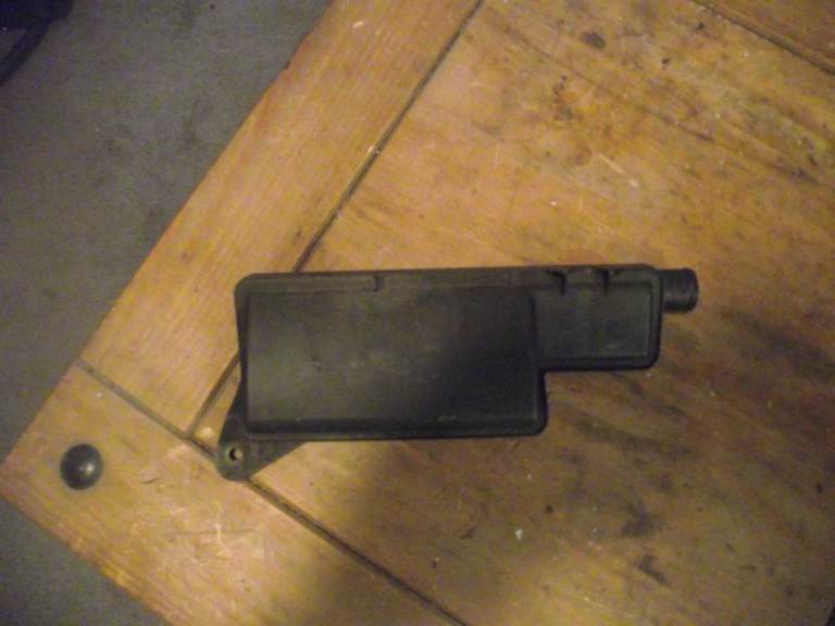 2002 JAGUAR X TYPE 2.5 PETROL V6. AIR PIPE INTAKE RESONATOR 1X43 9F764 AB