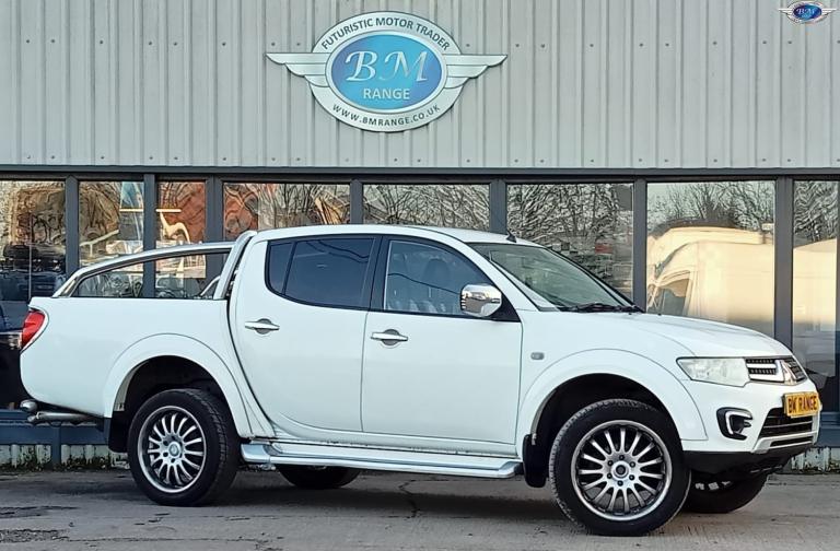 MITSUBISHI L200 2.5 DI-D Walkinshaw Performance White Manual Diesel 2015