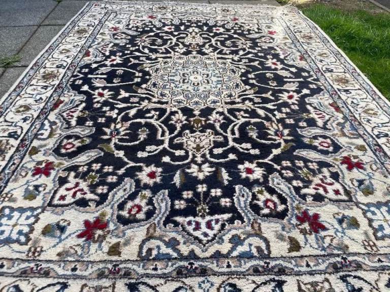 Persian hand made Rug 240 x 140 cm Open to offer ,Postage available