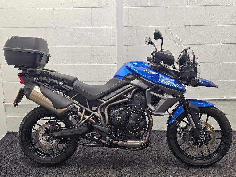 TRIUMPH TIGER 800 XRX ** TOP BOX - FULL HISTORY - 12 MONTHS MOT **