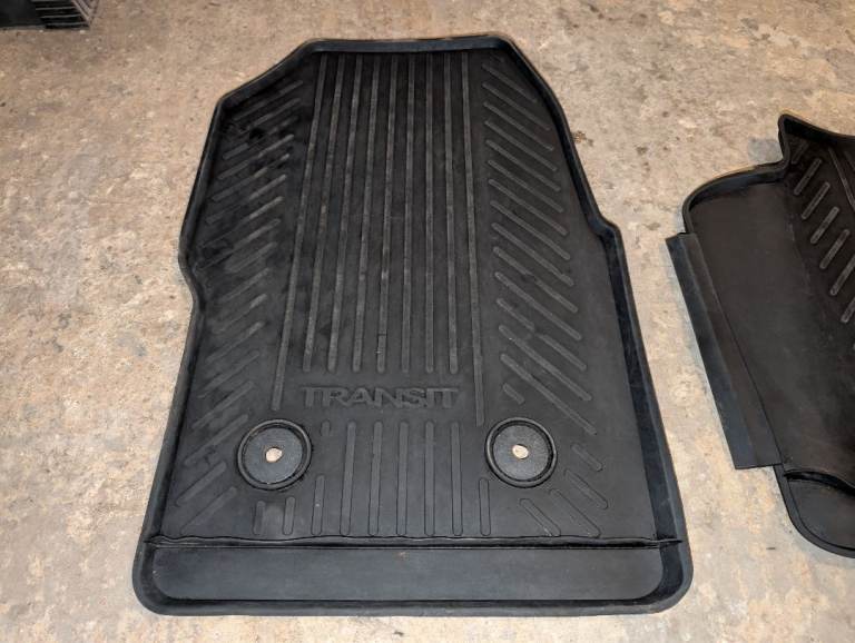 Ford Transit Custom rubber mats