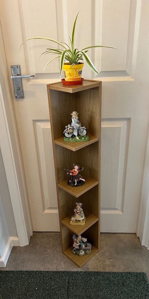 Corner display stand with hand painted ornaments & spider plant  38” tall VGC