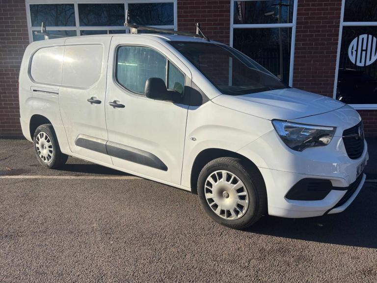 2020 Vauxhall Combo 1.5 Combo 2300 SportIVE TD S/S Panel Van Diesel Manual