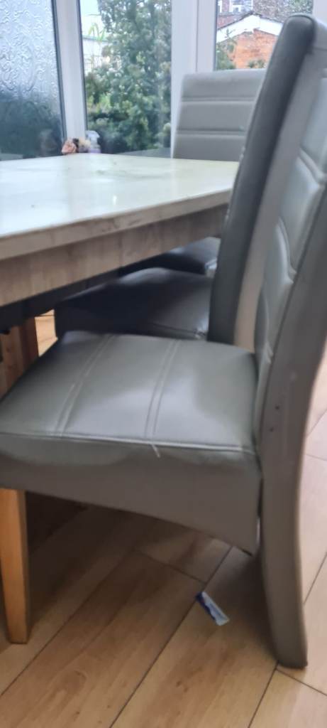 Dining table and 6 chairs