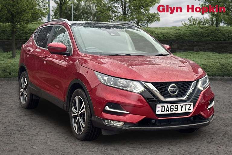 2019 Nissan Qashqai 1.3 DiG-T N-Connecta 5dr [Glass Roof Pack] Hatchback Petrol Manual