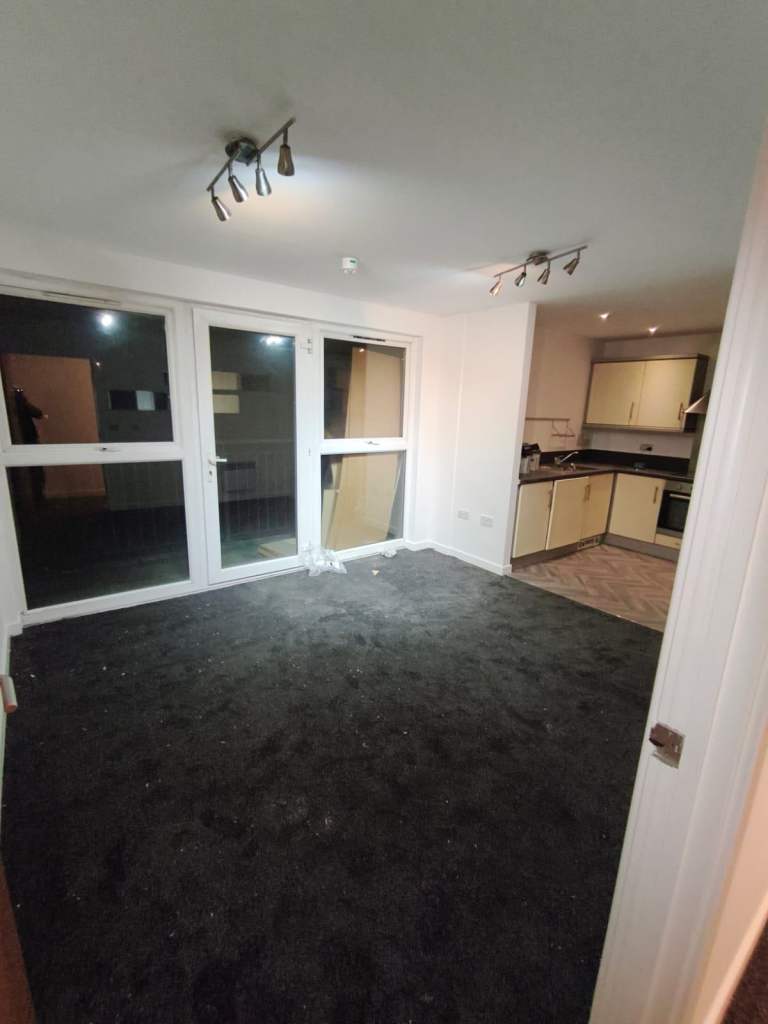 2 Bed Flat, Regal House, IG2