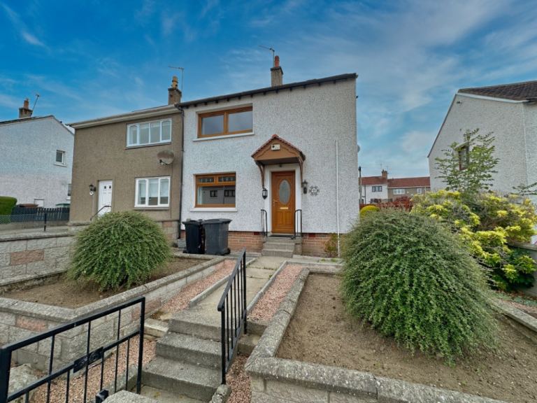 2 bedroom house in Heathryfold Drive, Heathryfold, Aberdeen, AB16 7EB