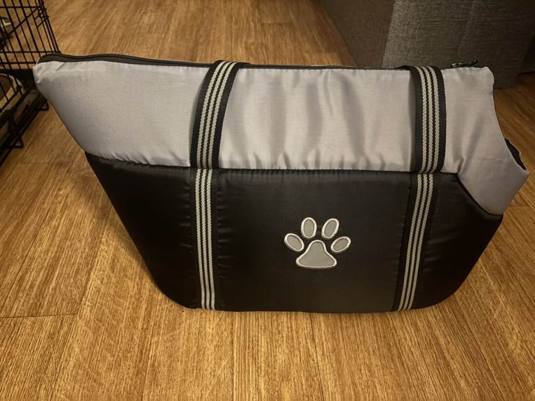 SMALL DOG CARRIER NEARLY NEW