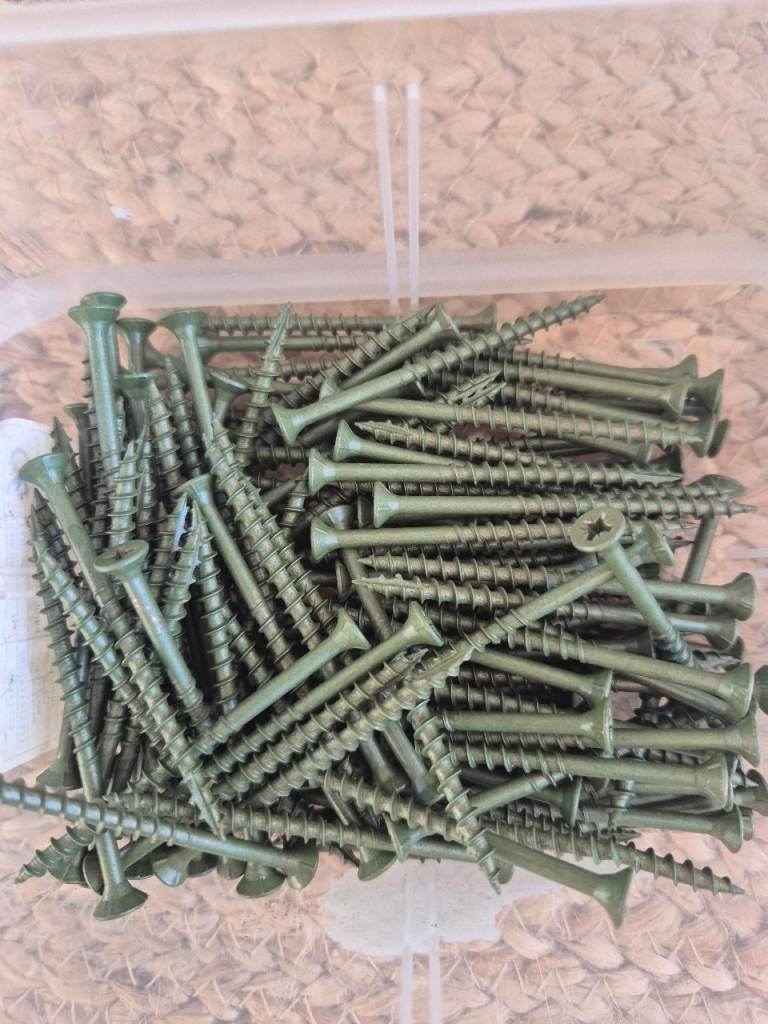 Deck screws box of 140 off -New