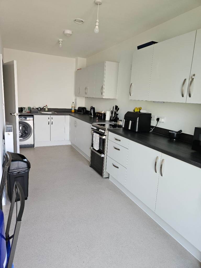 3 bed looking for another 2/3 bed mutual exhange 