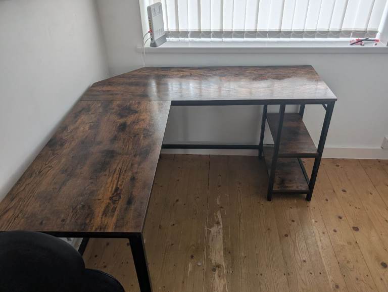 L-Shaped Office Desk with Shelves – Good Condition
