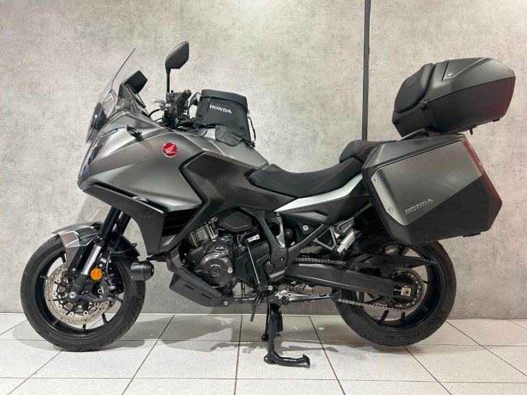 71/2022 Honda NT1100 - 15518 miles - VOYAGE PACK!