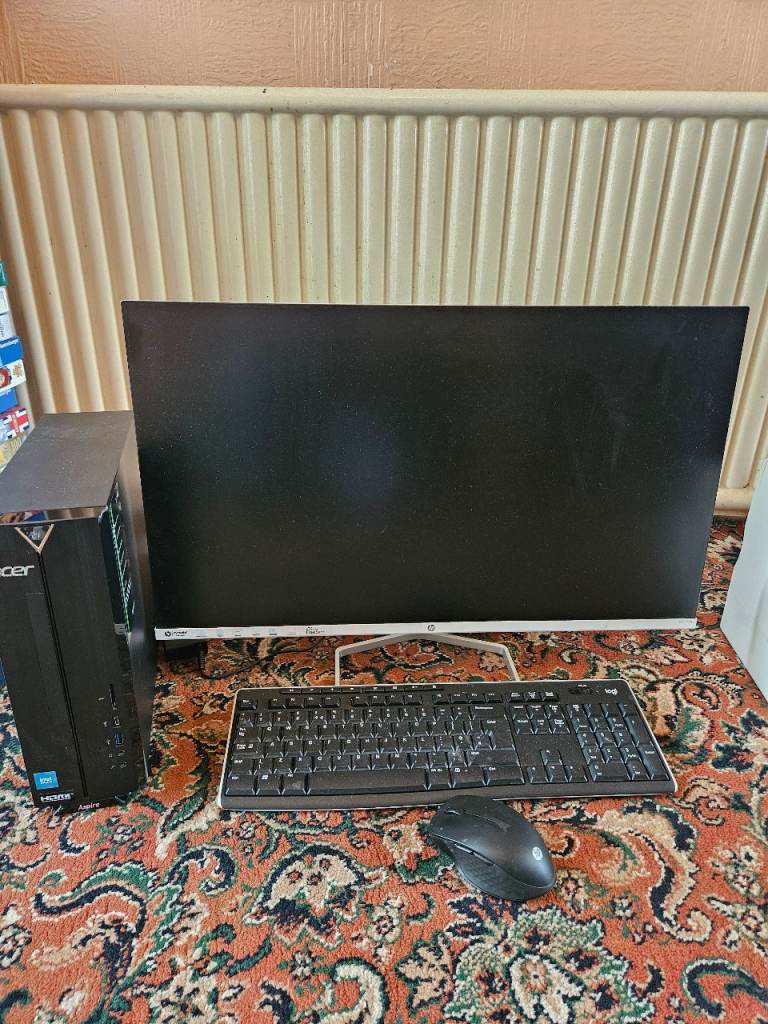 Acer Aspire XC-840 Desktop PC with Monitor, Keyboard, and Mouse