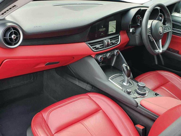 2019 Alfa Romeo Giulia 2.2 JTDM-2 Super 4dr Auto SALOON DIESEL Automatic
