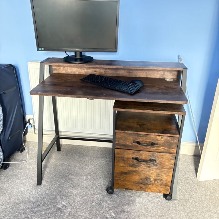 Rustic Industrial Style Desk with Pull-Out Shelf