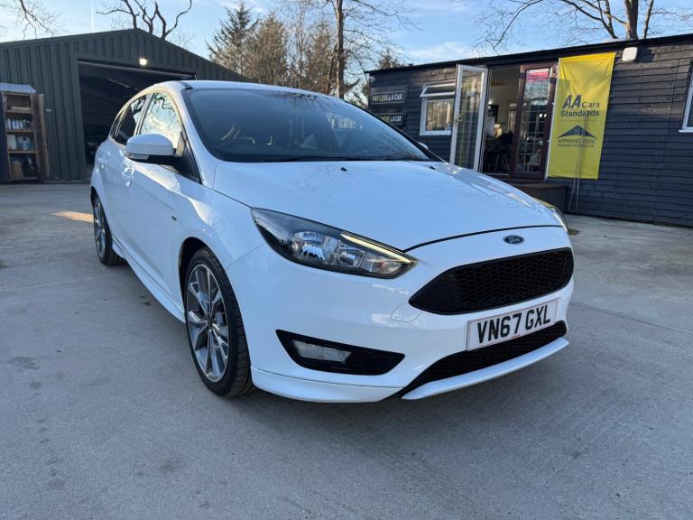 2017 Ford Focus 1.0 EcoBoost 140 ST-Line Navigation 5dr HATCHBACK Petrol Manual