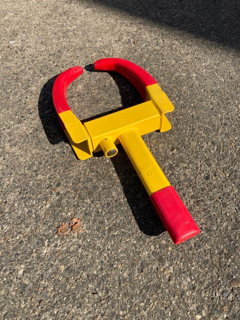 Trailer / caravan lock 